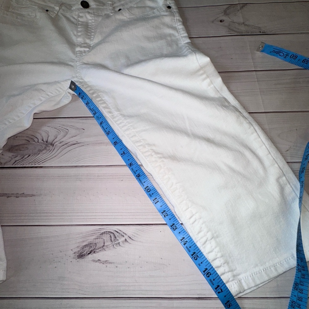 VGS White Embellished Capri Jeans - Size 10
Summer Career Beach Office Casual - Picture 6 of 7